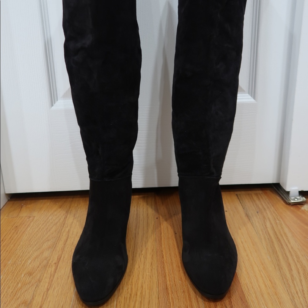 NEVER WORN PRADA SUEDE BOOTS
